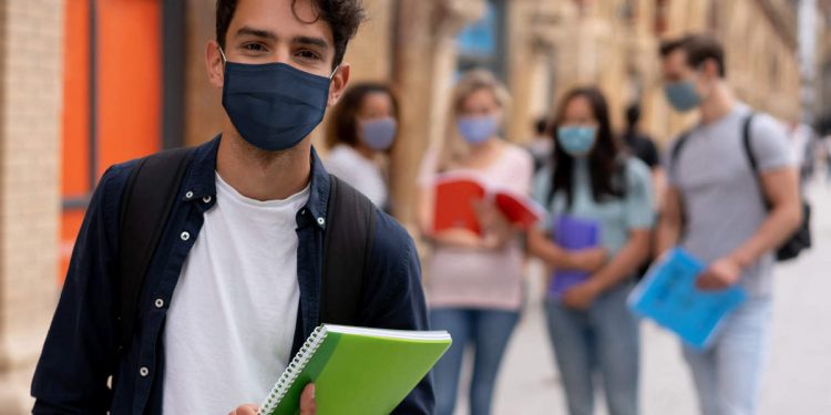 التعليم العالي تعلن خفض الحد الأدنى للتقدم بمنحة الجامعة الأمريكية إلى 85%