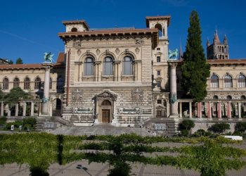 جامعة لوزان تقدم منحة لطلاب الماجستير في سويسرا