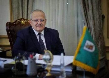 الخشت: إنشاء كلية لتطبيقات الذكاء الاصطناعي وتخفيض المصروفات 25% لمن يساهم في محو أمية