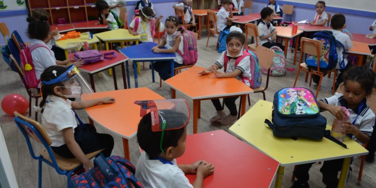 انطلاق العام الدراسى الجديد 2021/2022 بالمدارس الرسمية الدولية “فيديو”