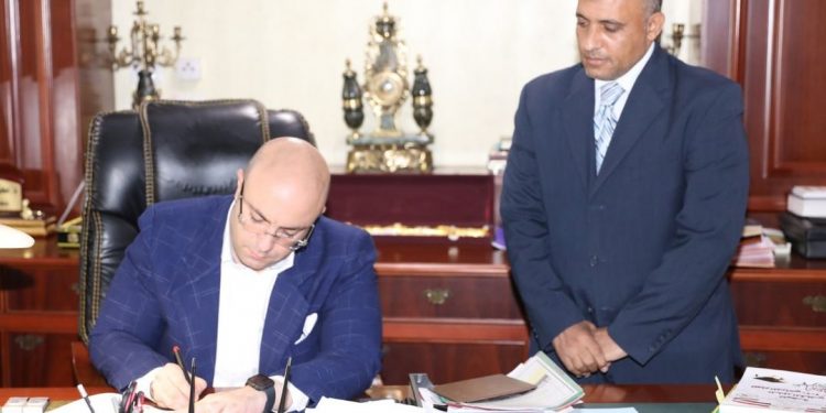 محافظ بني سويف: اعفاء هؤلاء الطلاب من المصروفات الدراسية وتوفير الزي المدرسي والأدوات المدرسية