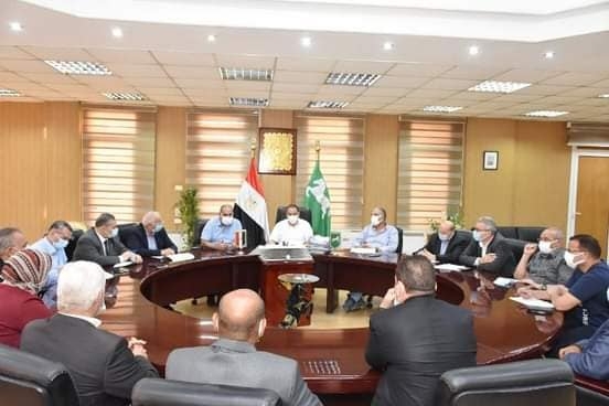 محافظ الشرقية يترأس لجنة لاختبار المتقدمين لشغل وظيفة مدير إدارة تعليمية