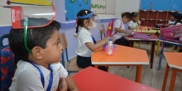 انطلاق العام الدراسى الجديد 2021/2022 بالمدارس الرسمية الدولية "فيديو"