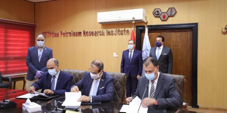 بروتوكول تعاون بين جامعة القاهرة الجديدة التكنولوجية ومعهد بحوث البترول والهيئة المصرية العامة للبترول