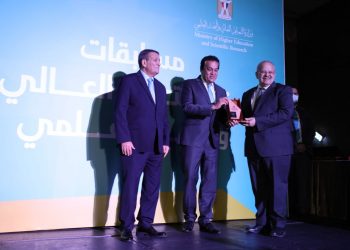 وزارة التعليم العالي تكرم الفائزين بمسابقات الجامعات المصرية
