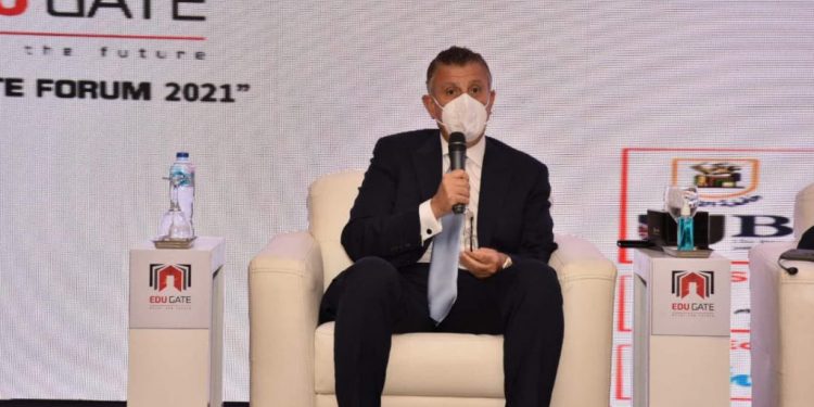 البرامج التخصصية المميزة بنظام الساعات المعتمدة بحاسبات عين شمس