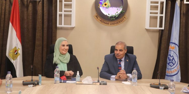 رئيس جامعة الأزهر يؤكد دعم الجامعة لجميع المبادرات الرئاسية التي نادي بها رئيس الجمهورية