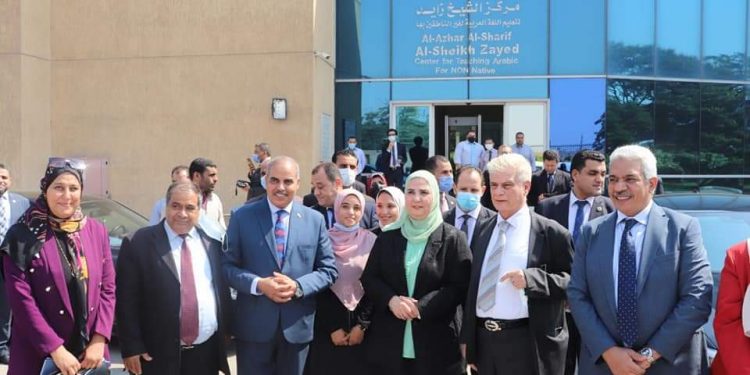 وزيرة التضامن الاجتماعي تشيد بجهود الأزهر في مكافحة الفكر المتطرف