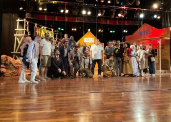 طلاب هندسة جامعة حلوان يعرضون مسرحية «استثناء» على مسرح مجمع الفنون والثقافة