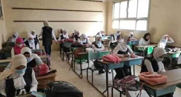 لقطة فى صورة كشفت ان الاجراءات الاحترازية للتصوير فقط