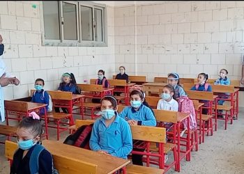 نكشف حقيقة رفع علم فرنسا بأحد مدارس دمياط بدلًا من العلم المصري