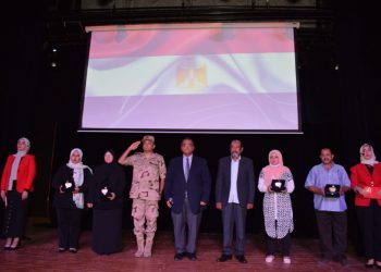 ضمن احتفالاتها بالذكرى 48 لانتصارات أكتوبر.. جامعة عين شمس تكرم عدد من أسر الشهداء