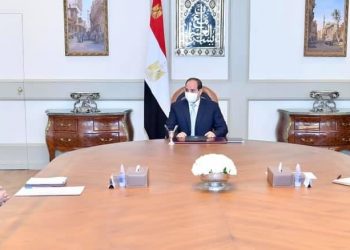الرئيس السيسي يوجه بأهمية استكمال تطعيم طلاب الجامعات والعاملين بقطاع التعليم