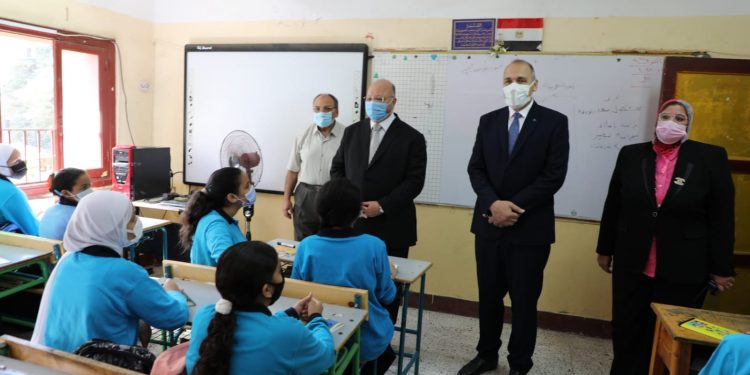 ربط تسليم المهام الأدائية للصفين الرابع والخامس الابتدائي بالمصروفات الدراسية.. التعليم توضح