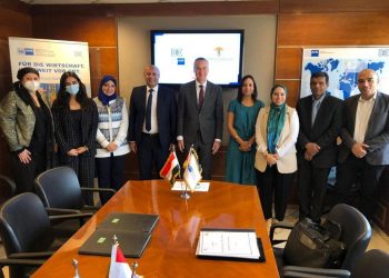 «تطوير التعليم بالوزراء» يوقع اتفاق لتأهيل خريجي المجمع التكنولوجي بأسيوط لسوق العمل