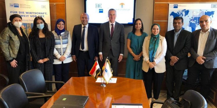 «تطوير التعليم بالوزراء» يوقع اتفاق لتأهيل خريجي المجمع التكنولوجي بأسيوط لسوق العمل