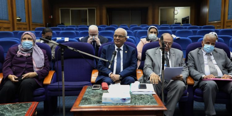 "التعليم" تعقد اجتماعًا لمديري المديريات لتنفيذ الخطة الوقائية بالمدارس