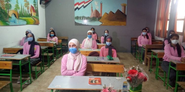 محافظ القاهرة: انتظام العمل 5624 مدرسة بالعاصمة والكمامة إجبارية “صور”