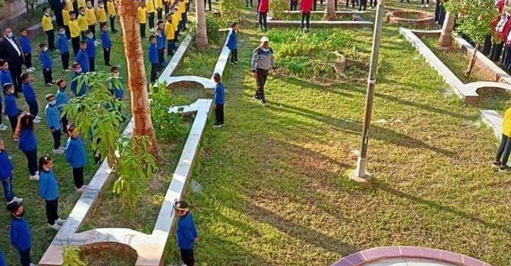 «شوقي» ينشر صور الطلاب بالأسبوع الاول للدراسة ويعلق:«لقطات جميلة»