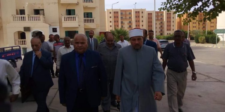 نائب رئيس جامعة الأزهر يتفقد كلية البنات الأزهرية بطيبة الأقصر