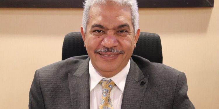 جامعة الأزهر تناشد منسوبيها سرعة التسجيل للحصول على لقاح كورونا