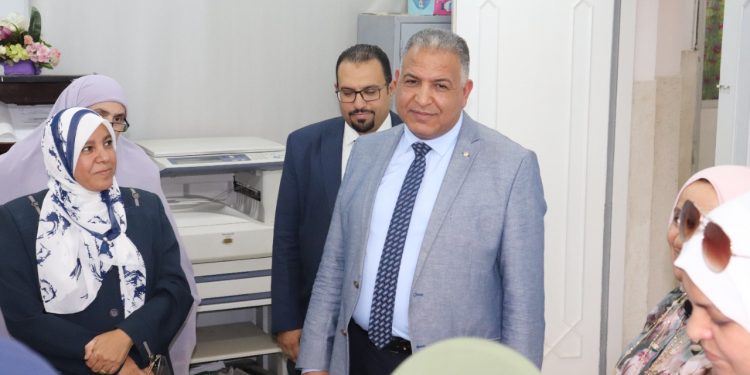 فكري يتفقد كلية الدراسات الإسلامية والعربية ويتابع جاهزيتها للحصول على تجديد الاعتماد