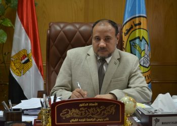 نائب رئيس جامعة الأزهر يعلن أماكن تطعيم كورونا بأسيوط