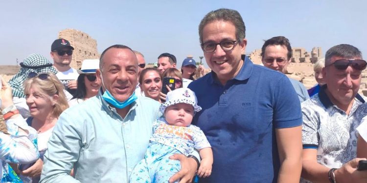 وزير السياحة والأثار يلتقى فوجا أوكرانيا بالكرنك