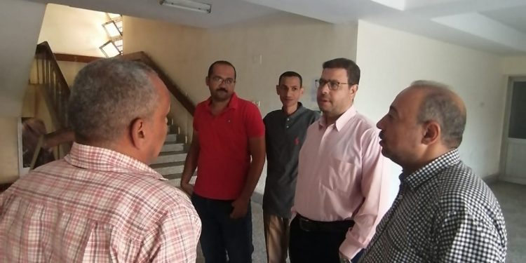 مدير عام المدن الجامعية يتابع إجراءات تسكين الطلاب بجامعة الأزهر بأسيوط