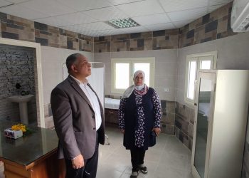 نائب رئيس جامعة الأزهر يتابع تجهيزات العيادة الطبية بكلية طب البنات