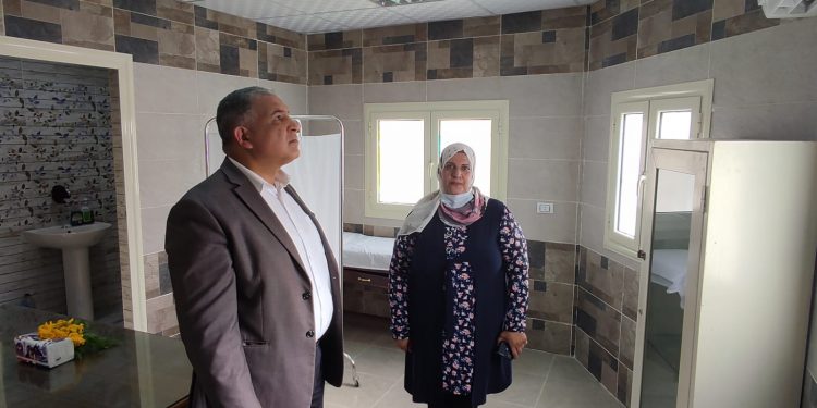 نائب رئيس جامعة الأزهر يتابع تجهيزات العيادة الطبية بكلية طب البنات