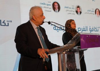 وزير التربية والتعليم يشارك في فعاليات "RewirEd Summit" بدبي