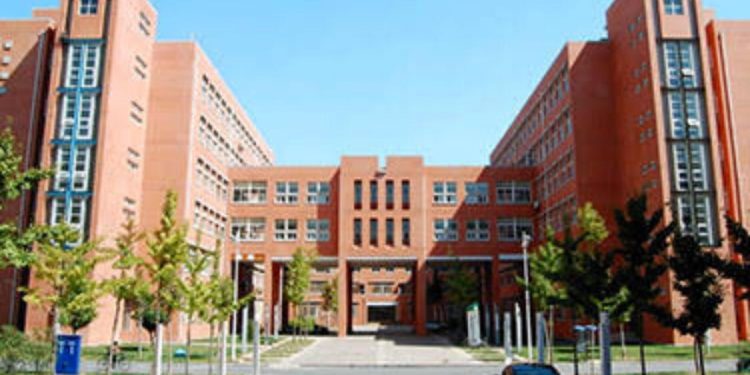 جامعة Zhengzhou تعلن عن منح دكتوراه في الصين