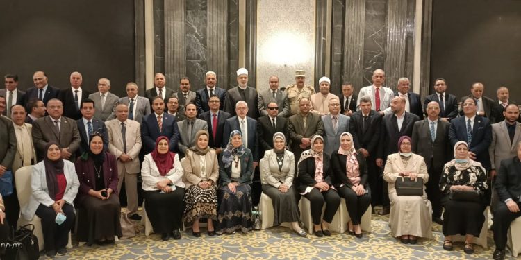 أعضاء مجلس جامعة الأزهر يتوافدون على العاصمة الإدارية الجديدة دعماً لجهود القيادة السياسة في البناء والتعمير