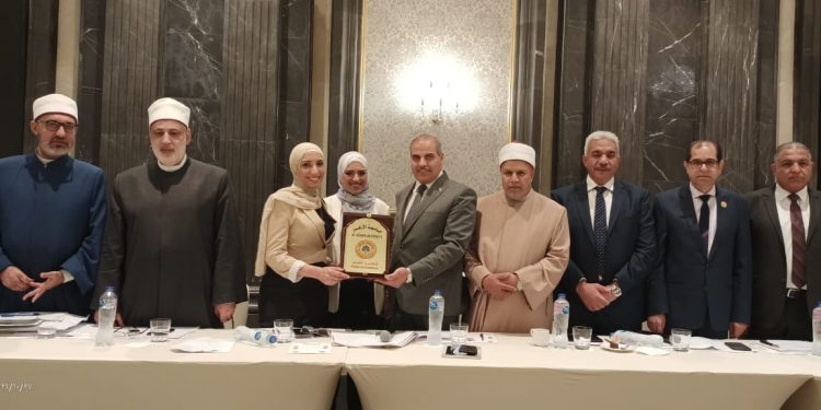 بالصور مجلس جامعة الأزهر يكرم العلماء الواردة أسماؤهم بتقرير ستانفورد الأمريكية