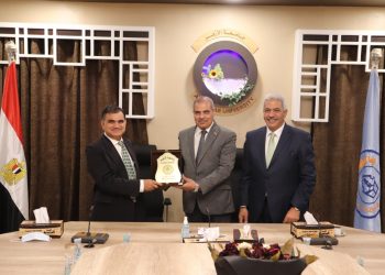 سفير بنجلاديش يشيد بجهود الأزهر ويؤكد أن منهجه طوق النجاة من التطرف والإرهاب