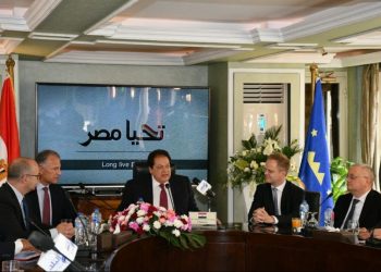 أبو العينين لسفراء العالم: مصر هبة النيل ولا تنازل عن حقوقنا التاريخية في مياهه