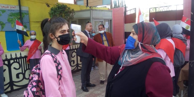 محافظ القاهرة: انتظام العمل 5624 مدرسة بالعاصمة والكمامة إجبارية “صور”