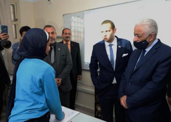 بعد تسمم طلاب نجع حمادي.. قرار عاجل من طارق شوقي حول الوجبات المدرسية