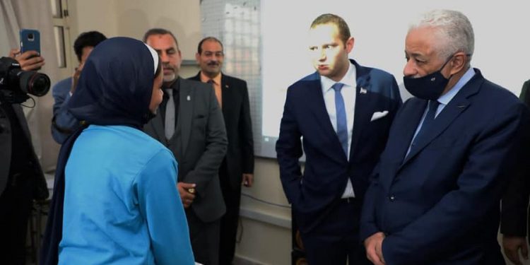 بعد تسمم طلاب نجع حمادي.. قرار عاجل من طارق شوقي حول الوجبات المدرسية