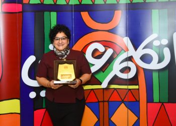 منى عنايت تنضم لمبادرة اتكلم عربى