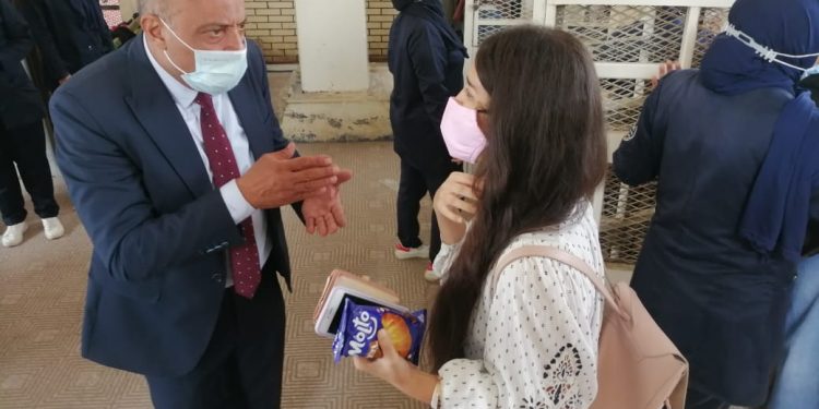 جامعة حلوان تطبق قرار مجلس الوزراء بمنع دخول الطلاب والموظفين غير الحاصلين على لقاح كورونا