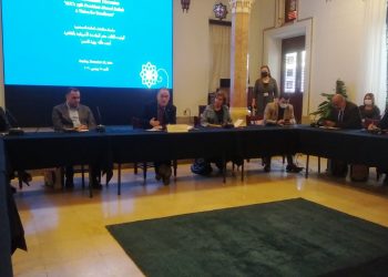 رئيس الجامعة الأمريكية: خطة لتطوير البرامج التعليمية والمنح الدراسية