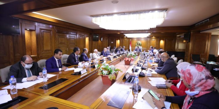 مجلس شئون المعاهد العالية الخاصة يشدد على منع دخول الطلاب والعاملين غير الملحقين