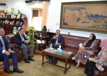 قنصوه يبحث مع عميد هندسة ليفربول سبل المشاركة في مشروع لعلاج الأمراض الخطيرة والمستعصية