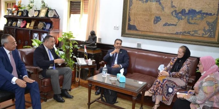 قنصوه يبحث مع عميد هندسة ليفربول سبل المشاركة في مشروع لعلاج الأمراض الخطيرة والمستعصية