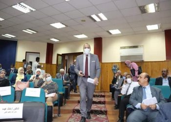 «تعليم القاهرة» توجه 16 تنبيه لمديري الإدارات والمدارس