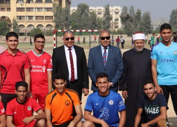 رئيس جامعة الأزهر يفتتح دوري كرة القدم لطلاب الجامعة