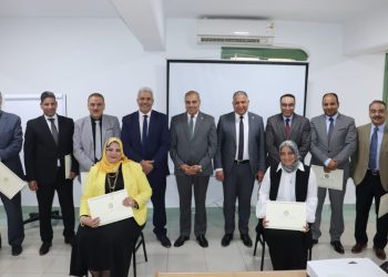 رئيس جامعة الأزهر يشهد تخريج الدفعة العاشرة من القيادات الأكاديمية بمركز التدريب والتطوير