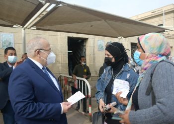 جامعة القاهرة تطبق قرارات مجلس الوزراء بعدم السماح بدخول الطلاب غير المطعمين